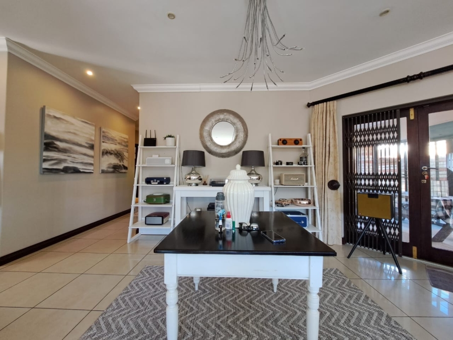 3 Bedroom Property for Sale in Bonza Bay Eastern Cape
